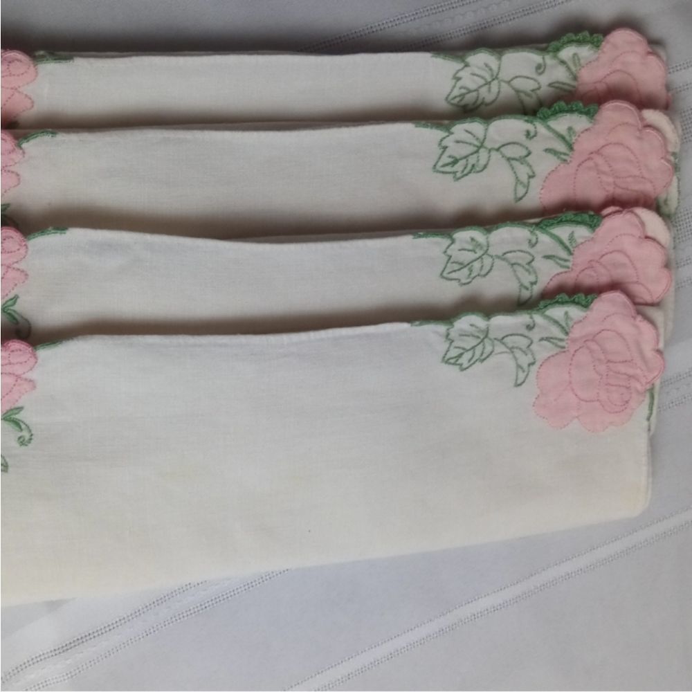 Vtg rose embroidery napkins - Picture 3 of 14
